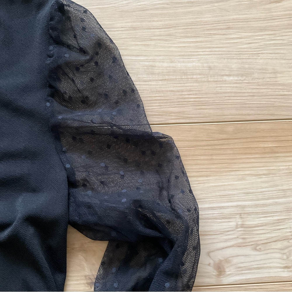 Halogen Mock Neck Mesh Sleeve Top, Size M - Picture 3 of 4